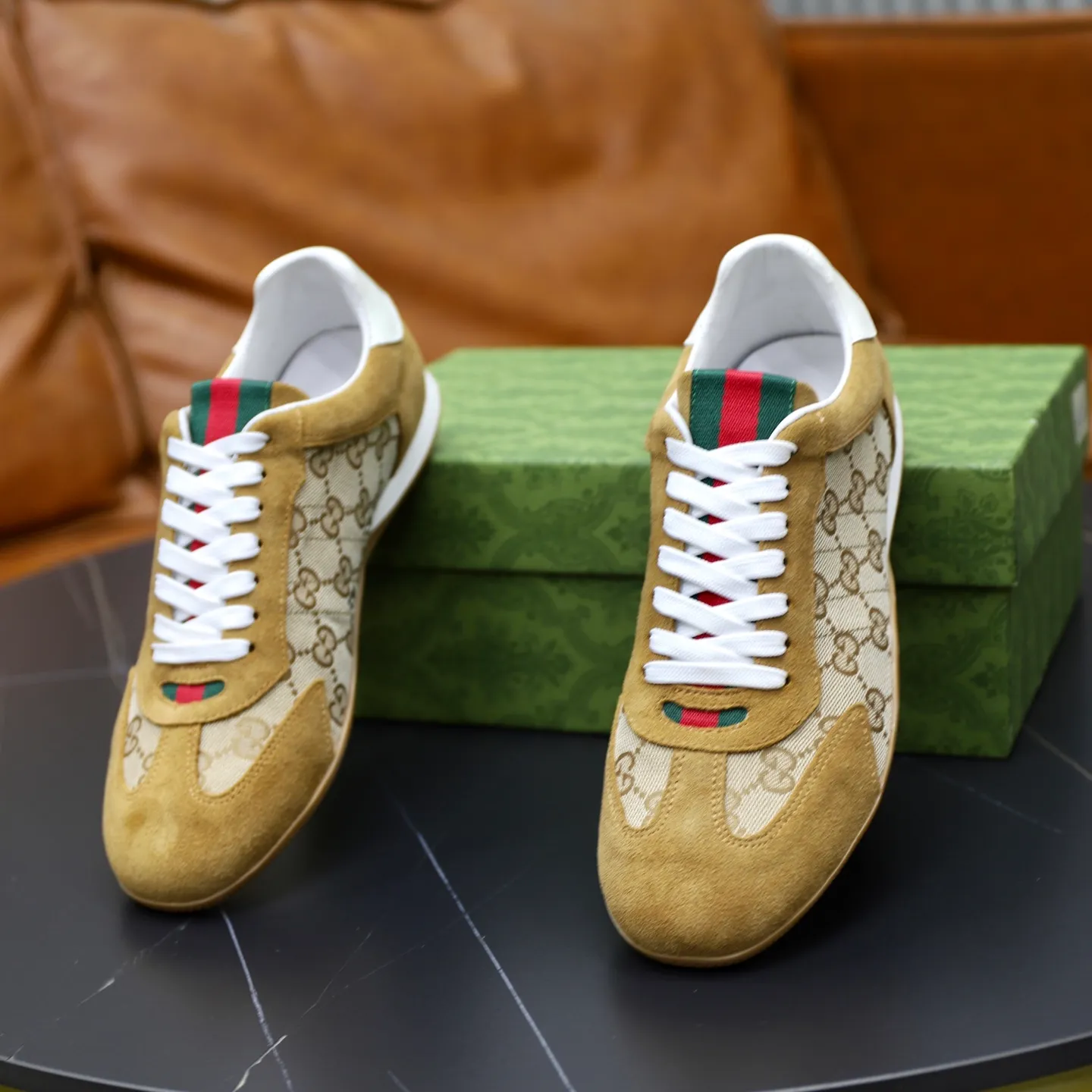 Ex-factory price: 462💰🙅‍♂️🙅‍♂️🙅‍♂️ Brand: Gucci GUCCi Standard code: 38-44 (45 customized) Grade: Same as the official website Material: Original cowhide stitching brand cloth Comfortable and breathable pigskin lining Lightweight and wear-resistant sports outsole Style category: Men's fashion casual shoes Running sports shoes Distinguished luxury brand elements Top luxury color: actual picture color